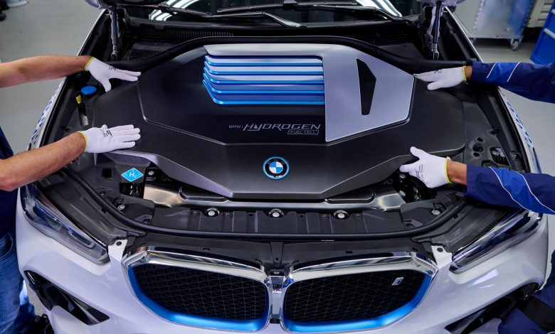 由氢燃料电池驱动的BMW iX5汽车将配备3D打印部件