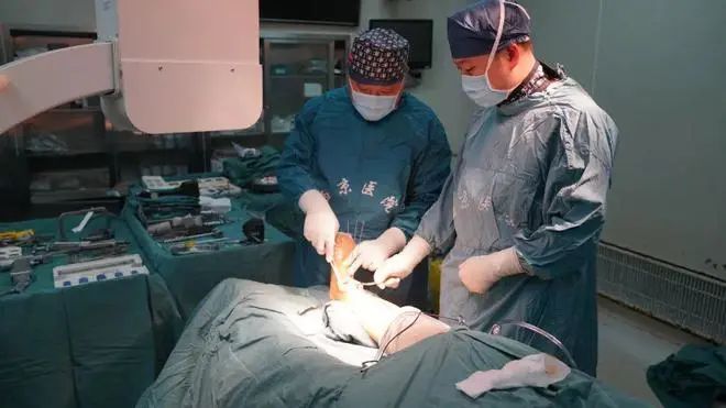 西京医院实施西北首例3D打印技术辅助下国产人工全踝关节置换术